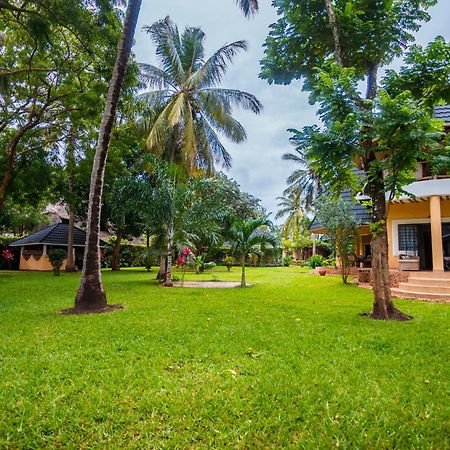 Diani Beach-Villa Kirsch Galu Exterior foto