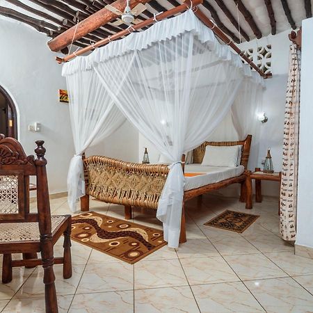 Diani Beach-Villa Kirsch Galu Exterior foto