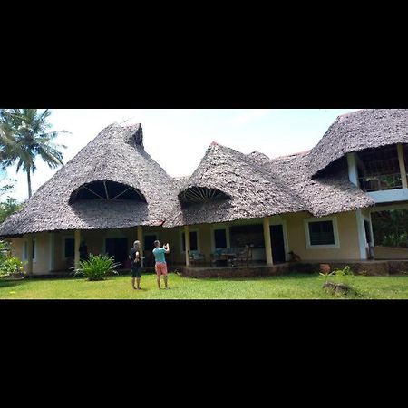 Diani Beach-Villa Kirsch Galu Exterior foto