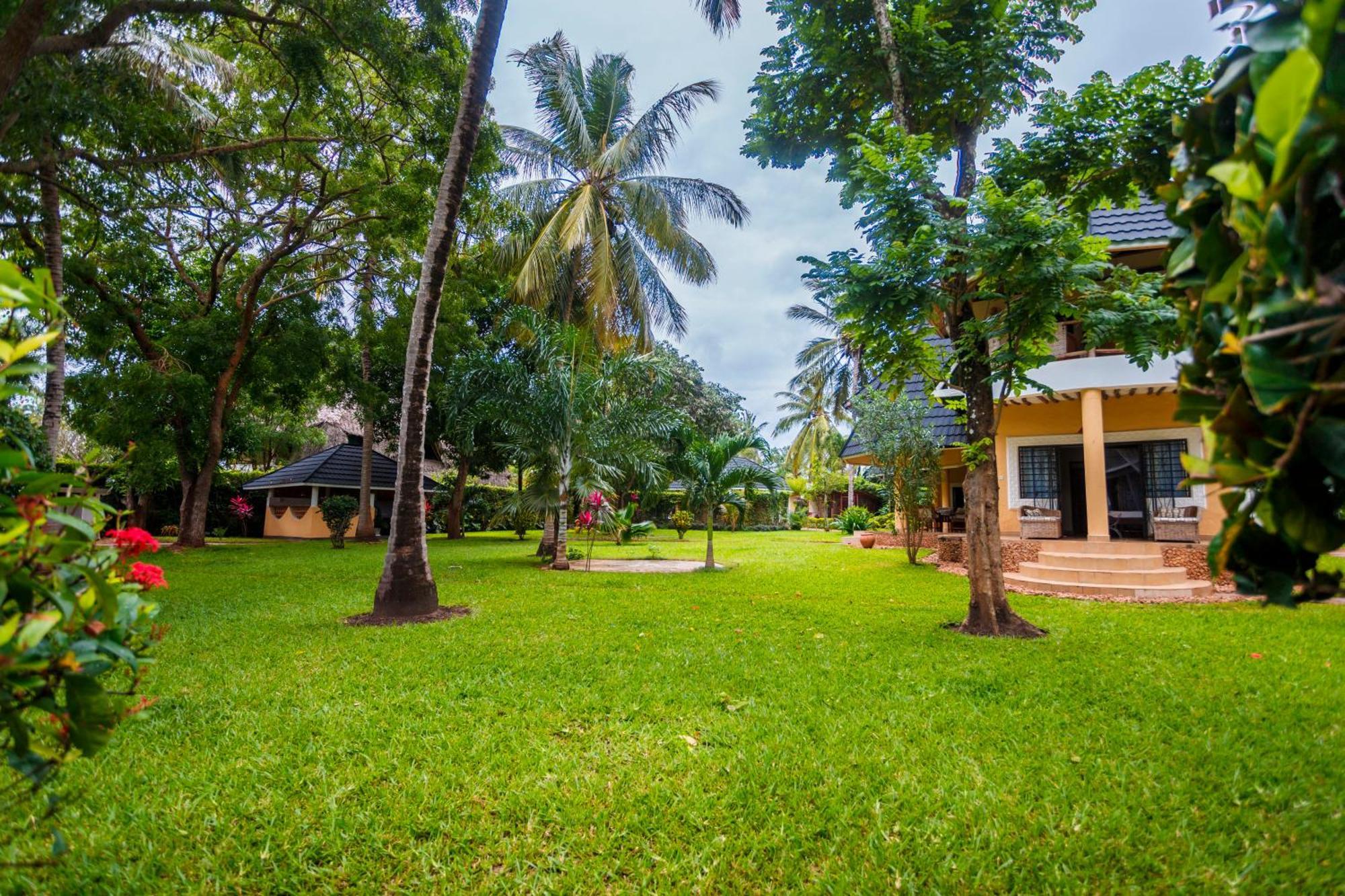 Diani Beach-Villa Kirsch Galu Exterior foto
